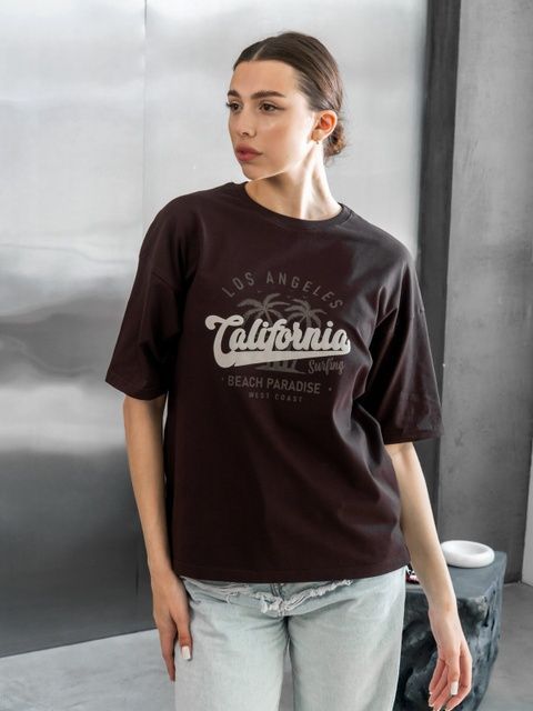 Футболка жіноча бавовняна з принтом CALIFORNIA teamv Коричнева