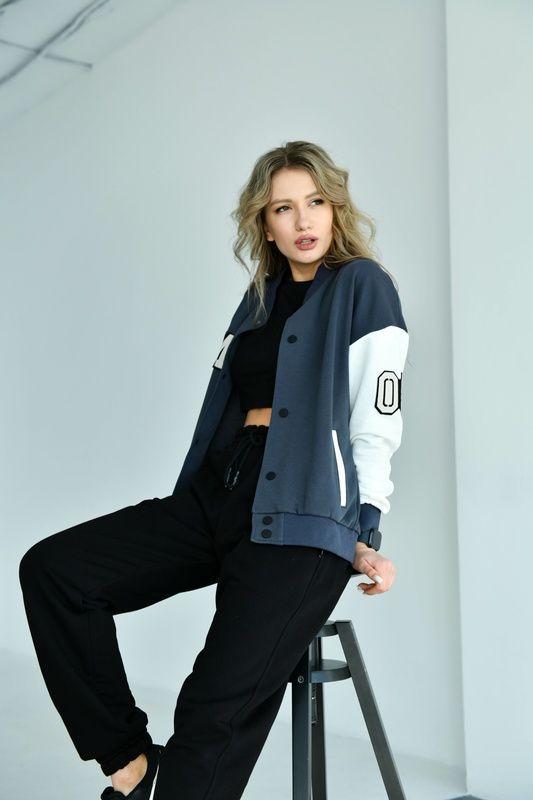 Жіноча кофта Бомбер на кнопках TM Oversize Petlia 23 Попіл з молочними рукавами