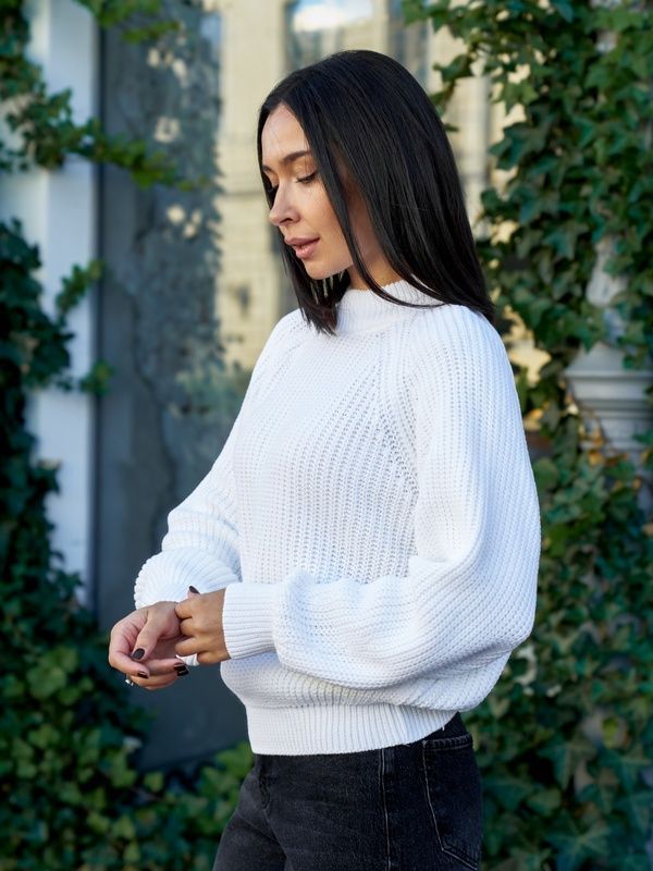 Женский свитер вязаный оверсайз Raglan Sweater белый