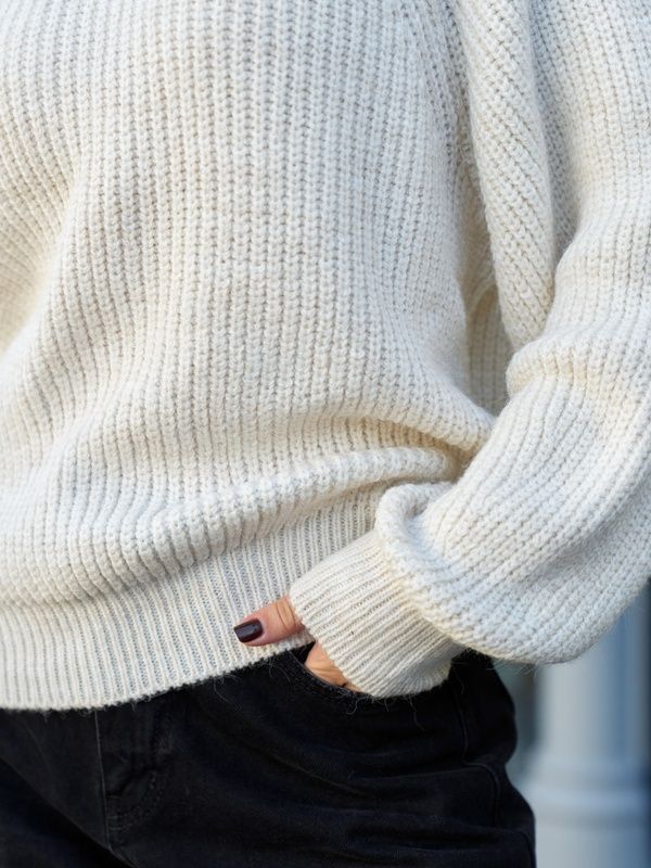 Женский свитер вязаный оверсайз Raglan Sweater бежевый