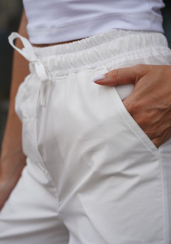 Спортивные женские брюки TENCEL летние джогеры из хлопковой плащевки Белые